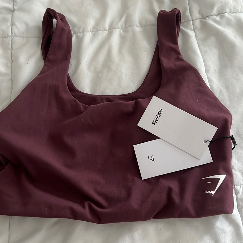 Gymshark sports crop top sports bra.